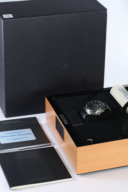 Panerai Radiomir Automatic PAM00343 Image 7